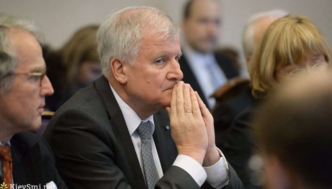 Меркель уверена в стабильной работе коалиционного правительства Меркель уверена в стабильной работе коалиционного правительства