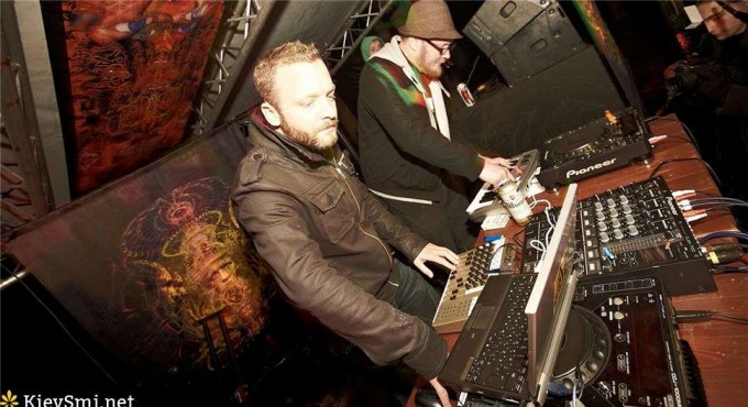 Шведская группа Carbon Based Lifeforms сыграла в Московском планетарии Шведская группа Carbon Based Lifeforms сыграла в Московском планетарии