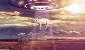 Момент попадания молнии в НЛО попал на видео в США